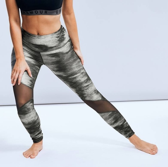 Under Armour
HeatGear Printed Mesh-Inset Leggings - Picture 3 of 5